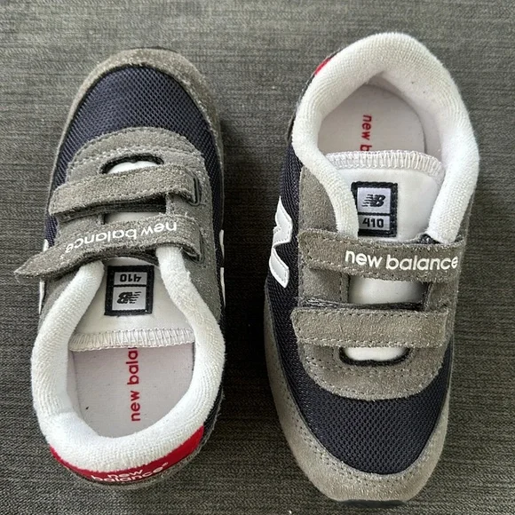 EUC NEW BALANCE 410 Velcro Sneaker - Picture 6 of 9